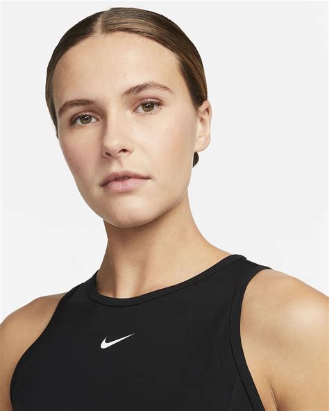 nike dry fit zwart shirt|Nike dri fit cropped top.